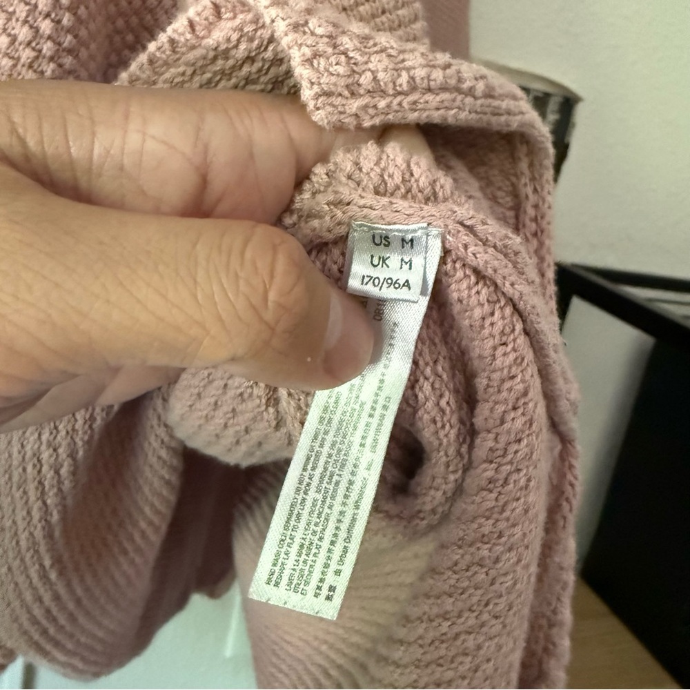 FREE‎ PEOPLE beach pink waffle thermal knit boxy oversized cropped pullover - Picture 7 of 8